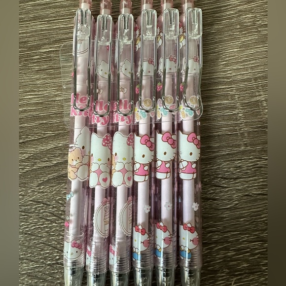 Hello Kitty Keychain and Pen set - Picture 4 of 7